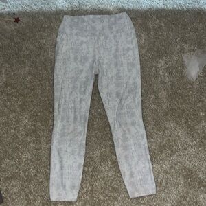 Legging(I wanted to add I don’t ship for this period of time)